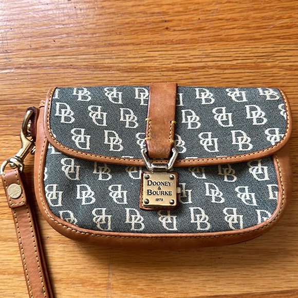Vintage Dooney & Bourke wrislet